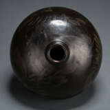 A BLACK-GLAZED DULU PING SHANXI YAO JIN DYNASTY (907-1125) - photo 4