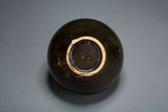 A BLACK-GLAZED DULU PING SHANXI YAO JIN DYNASTY (907-1125) - photo 5