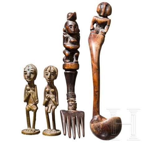 Hölzernes Besteck, zwei kleine Bronzefiguren, Afrika um 1900 - photo 1