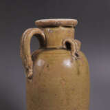 A YELLOW-GLAZED EWER HENAN YAO TANG DYNASTY (618-907) - photo 4