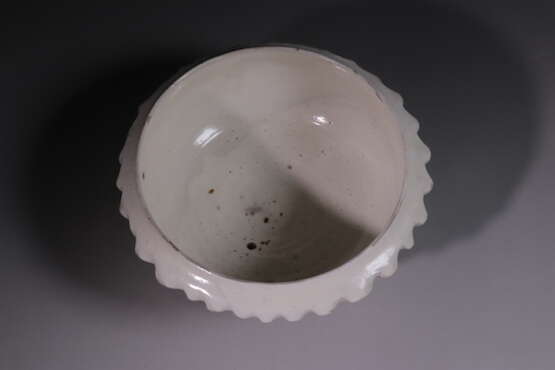 A FLOWER SHAPE WASHER CIZHOU YAO SONG DYNASTY (960-1279) - photo 2