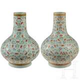 Ein fast identisches Paar Fledermaus-Vasen, China, 20. Jahrhundert - Foto 2