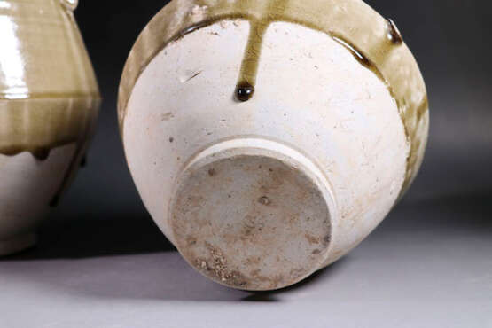 A PAIR OF JARS XIANGZHOU YAO NORTHERN QI DYNASTY - photo 3