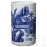 Weiß-blaue Vase mit Fo-Hund, China, um 1900 - 1920 - фото 2