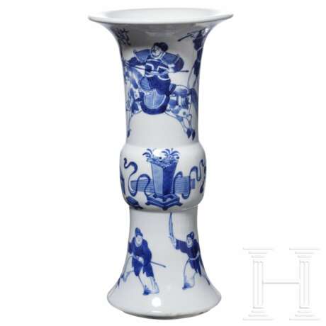 Weiß-blaue Gu-Vase, China, 20. Jahrhundert - photo 1