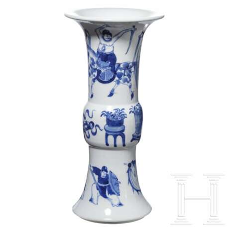 Weiß-blaue Gu-Vase, China, 20. Jahrhundert - Foto 2