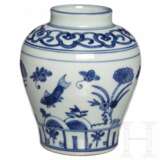 Kleine blau-weiße Vase, China, späte Qing-Dynastie, frühe Republik - Foto 1