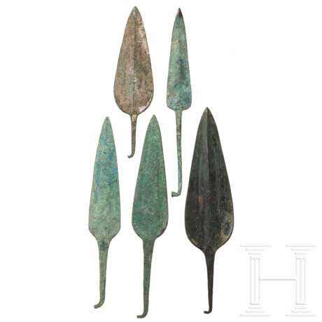 Fünf bronzene Spitzen für Wurfspieße, Luristan, Westiran, 10. - 9. Jahrhundert vor Christus - Foto 1