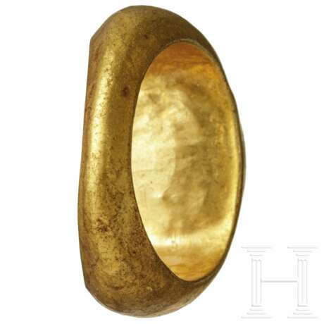 Großer Goldring mit Gemme, römisch, 1. - 2. Jahrhundert - photo 2