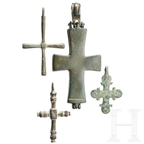Vier Bronzekreuze, mittelbyzantinisch, 10 - 12. Jahrhundert - фото 1