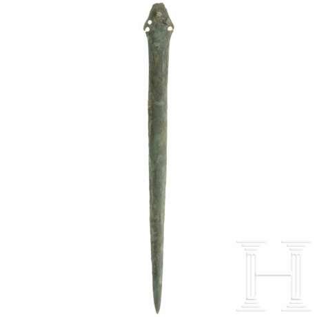 Griffplattenschwert, Mitteleuropa, Mittlere Bronzezeit, 1600 - 1300 vor Christus - фото 2