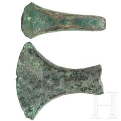 Zwei Bronzeäxte, 2. Jahrtausend vor Christus