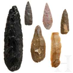 Sechs Steinartefakte, Mitteleuropa, Jungpaläolithikum bis Neolithikum, 40.000 - 3.000 vor Christus
