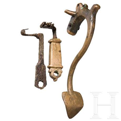 Keltischer Bronzehenkel und zwei römische Schlüssel - Foto 1