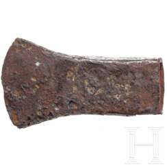 Eisernes Tüllenbeil, keltisch, ca. 2. Jahrhundert vor Christus - 2. Jahrhundert n. Chr.