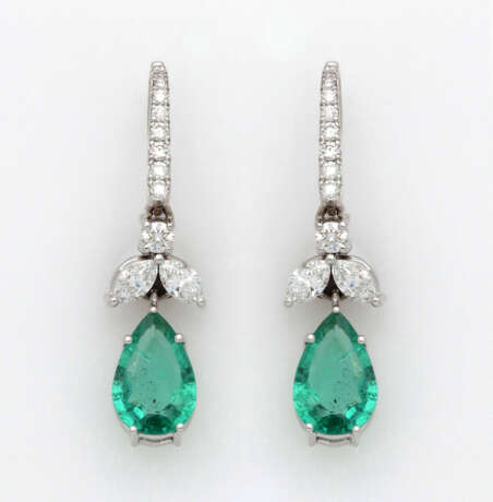 Paar elegante Ohrgehänge mit Sambia-Smaragden - Foto 1