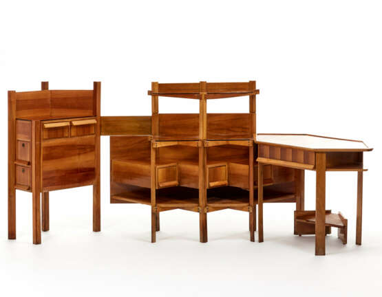 Antonio Salvadori. Lot consisting of a hexagonal desk with undertop drawer and a bookcase with three drawers and open shelves, with a lattice structure and faceted body - фото 1