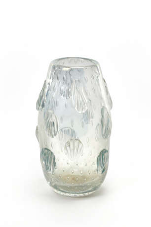 Avem. Vase with application of shell-shaped decorations - photo 1