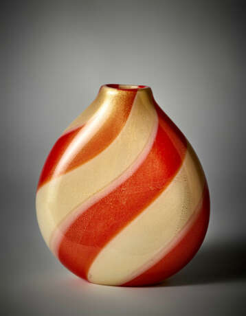 Archimede Seguso. Flattened body vase with narrow mouth of the series "a fasce" - photo 2