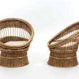Pair of wicker armchairs, cushions in straw braid covered in beige fabric - фото 1