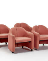 Lot of four armchairs on wheels