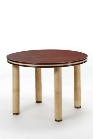 Extendable table with top in teak wood, legs covered in parchment, feet in cast brass - photo 1