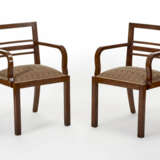 Pair of Novecento armchairs with briar-veneered wood structure, seat upholstered in floral geometric fabric - photo 1