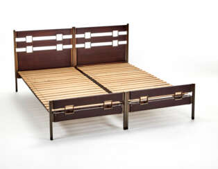 Pair of single beds of the series "Parisi 1"