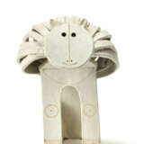 Bruno Gambone. LeoneSculpture depicting a seated smiling lion - Foto 1