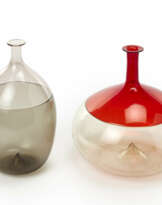 Lot consisting of two vases of the series 
