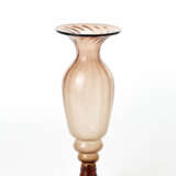Manifattura di Murano. Baluster vase with body with twisted ribs towards the top, hot applied base - Foto 1