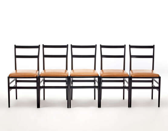 Gio Ponti. Lot of five chairs - photo 1
