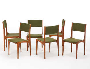 Lot consisting of six chairs 