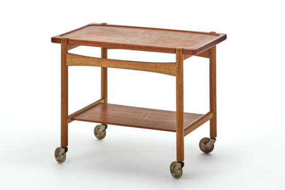 Hans Jørgen Wegner. Two shelves trolley with removable top - photo 1
