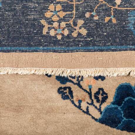 Peking Teppich. CHINA, 355x272 cm. - Foto 4