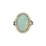 Ring mit ovalem Opal entouriert von Brillanten - фото 2