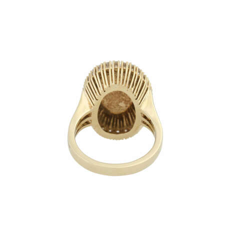 Ring mit ovalem Opal entouriert von Brillanten - фото 4