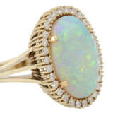 Ring mit ovalem Opal entouriert von Brillanten - Foto 6