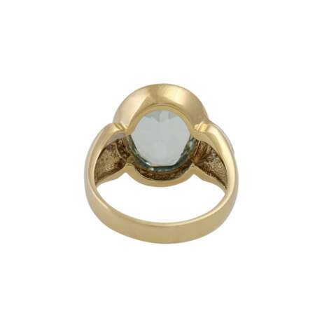 Ring, mit 1 oval fac. Aquamarin ca. 4,7 ct und 3 Brillanten zusammen ca.0,03 ct, gute Farte und Reinheit - photo 4