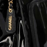 CHANEL VINTAGE Shopper "CC PATENT LEATHER SHOULDER BAG", Kollektion 1996/1997. - Foto 8