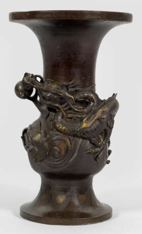 Japanische Bronzevase mit Drachendekor - Foto 1