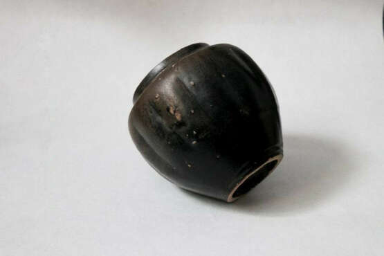 A BLACK-GLAZED JAR YAO ZHOU YAO SONG DYNASTY (960-1279) - photo 3