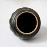 A BLACK-GLAZED JAR YAO ZHOU YAO SONG DYNASTY (960-1279) - photo 4