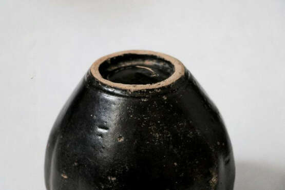 A BLACK-GLAZED JAR YAO ZHOU YAO SONG DYNASTY (960-1279) - photo 5