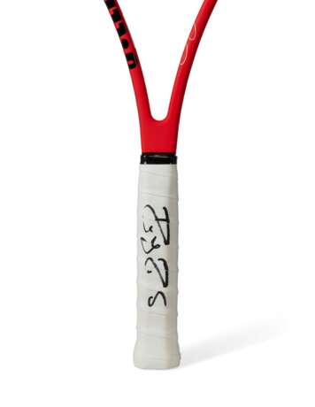 ROGER FEDERER'S CHAMPION RACKET - photo 2