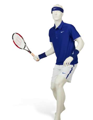 ROGER FEDERER'S TOURNAMENT OUTFIT AND RACKETS - photo 1