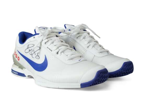 ROGER FEDERER'S TOURNAMENT SNEAKERS - photo 1