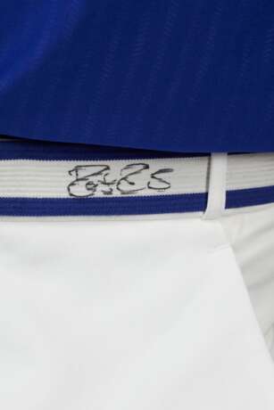 ROGER FEDERER'S TOURNAMENT OUTFIT AND RACKETS - фото 4