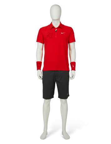 ROGER FEDERER'S CHAMPION OUTFIT - фото 1
