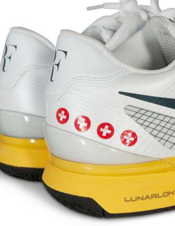 ROGER FEDERER'S TOURNAMENT SNEAKERS - photo 4